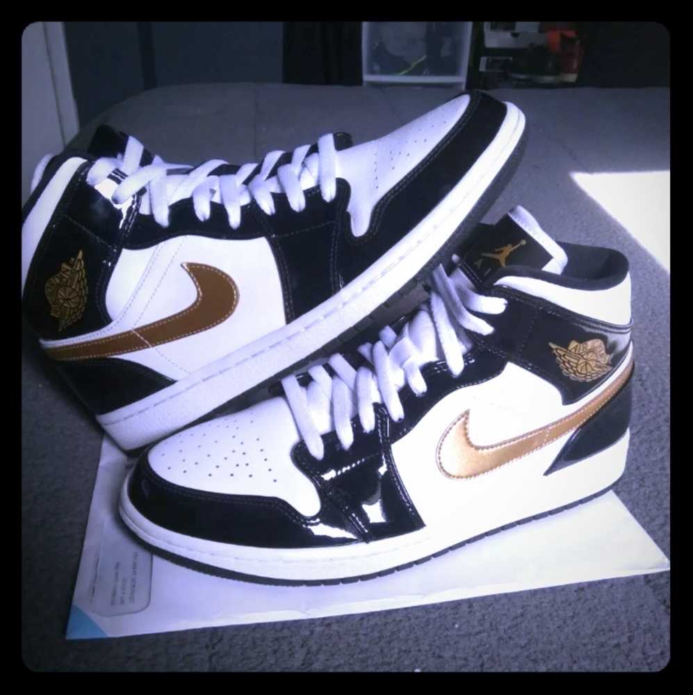 Nike Air Jordan 1 Mid SE